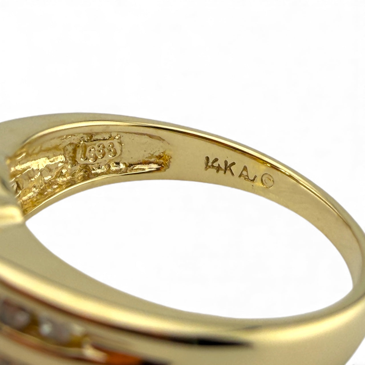 Y14K Citrine & .12CTW Diamond Ring