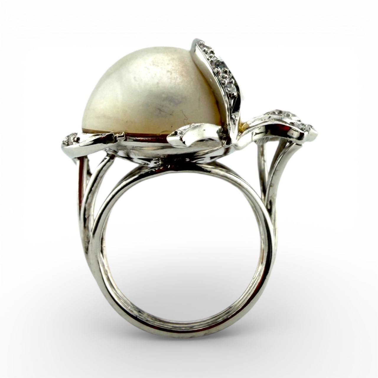 Vintage White 14K Mabe Pearl & .25CTW Diamond Ring