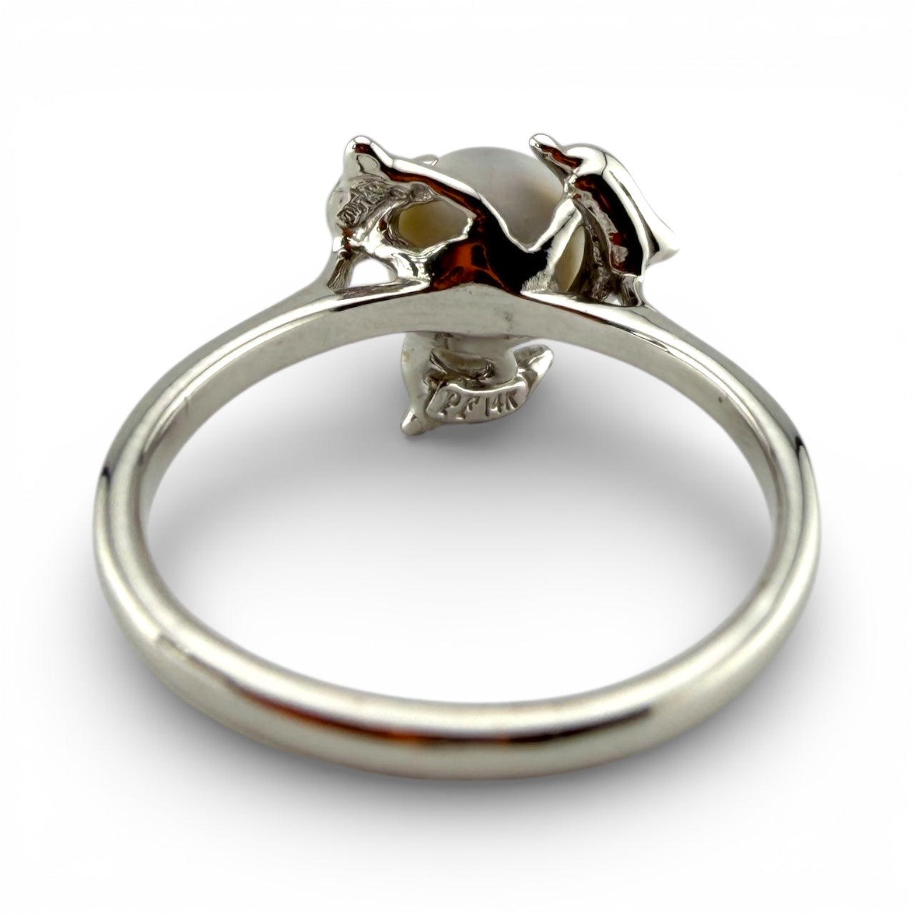 White 14K Pearl w/Dolphin Design Ring