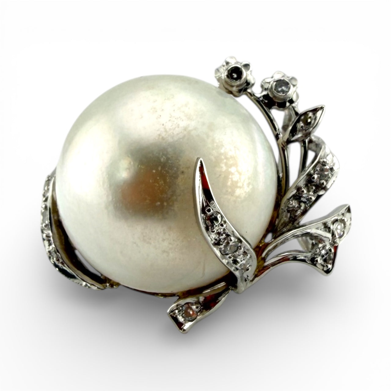 Vintage White 14K Mabe Pearl & .25CTW Diamond Ring