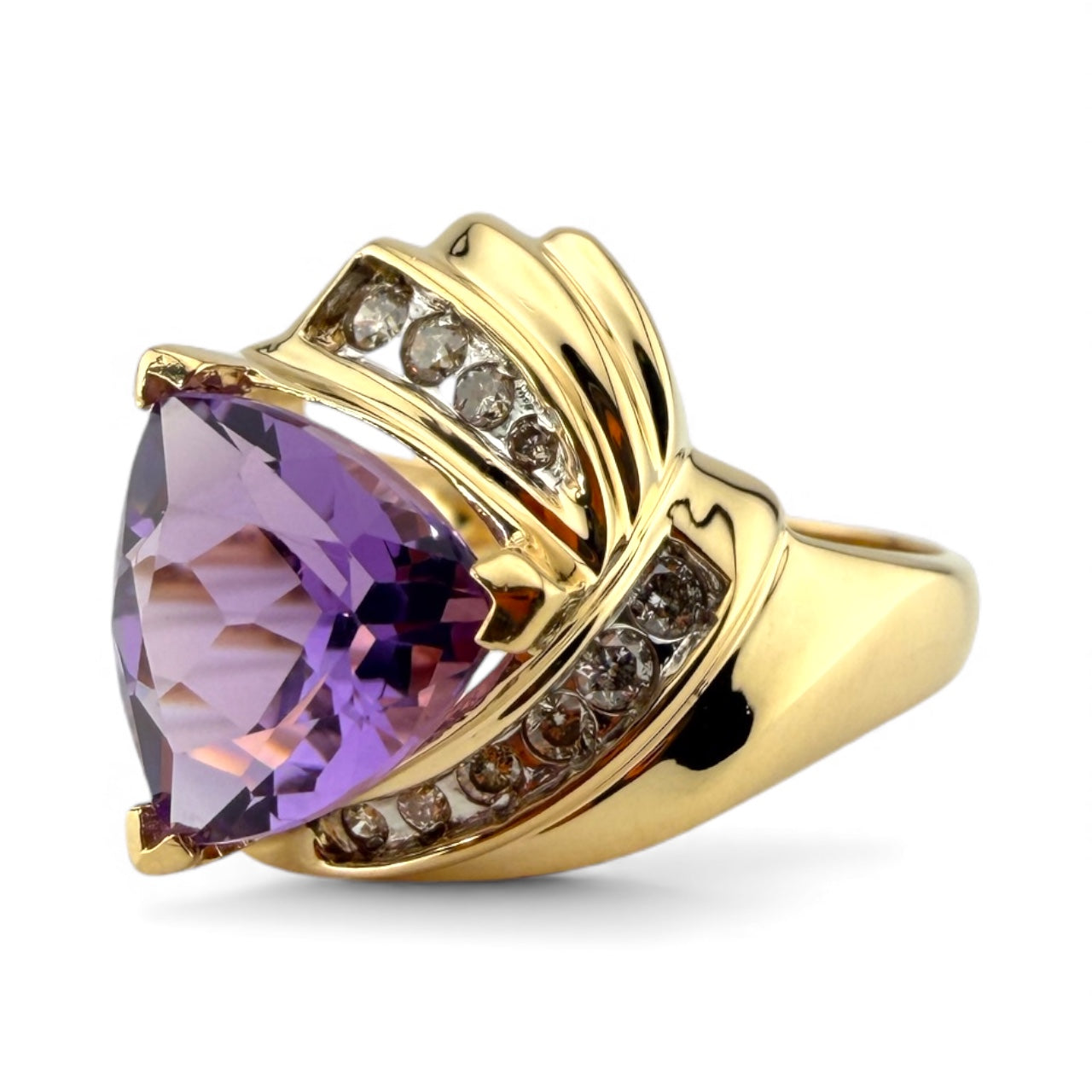 Y14K Amethyst & .30CTW Diamond Ring
