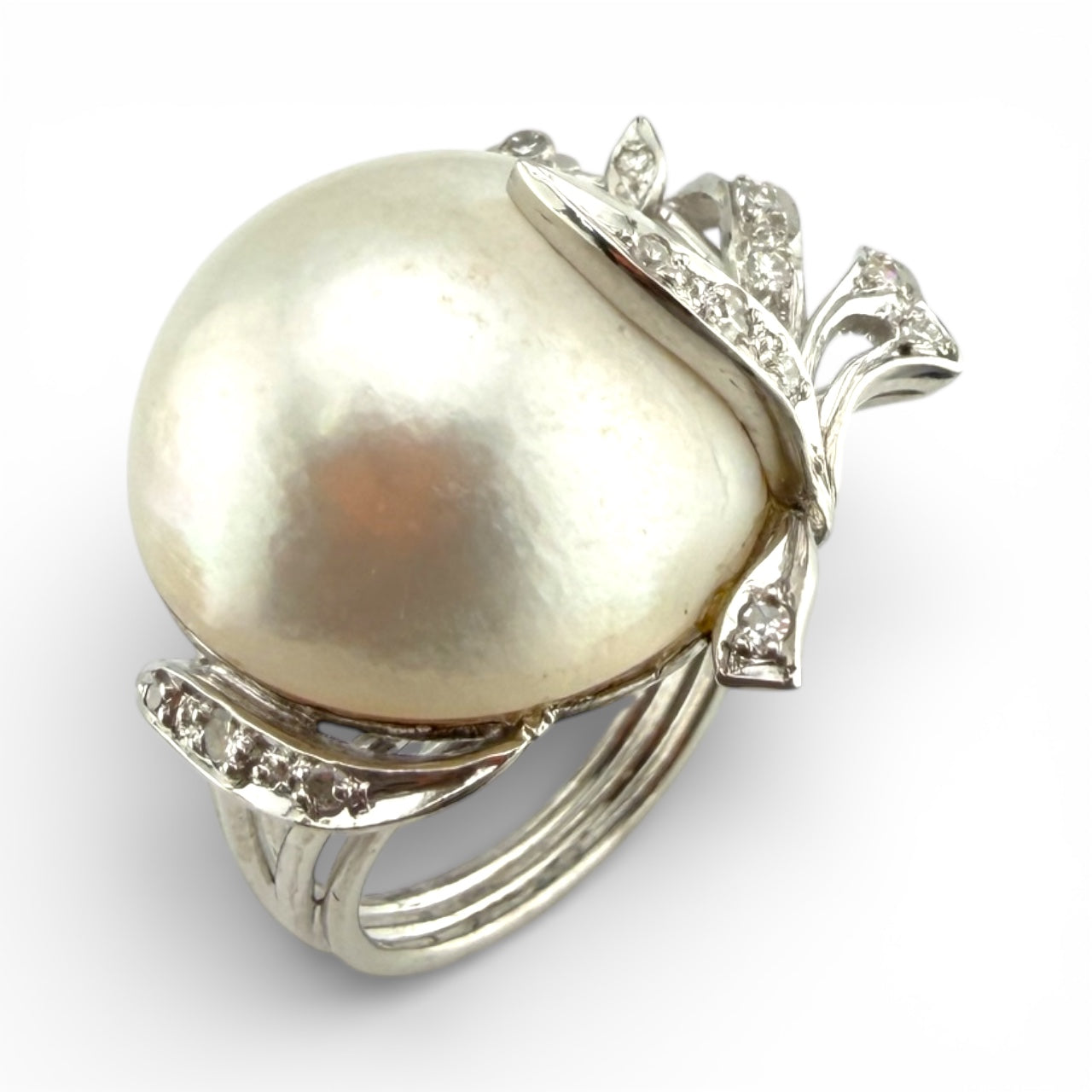 Vintage White 14K Mabe Pearl & .25CTW Diamond Ring