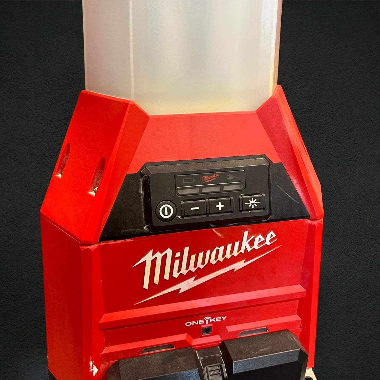 Milwaukee 9000 Lumen Light
