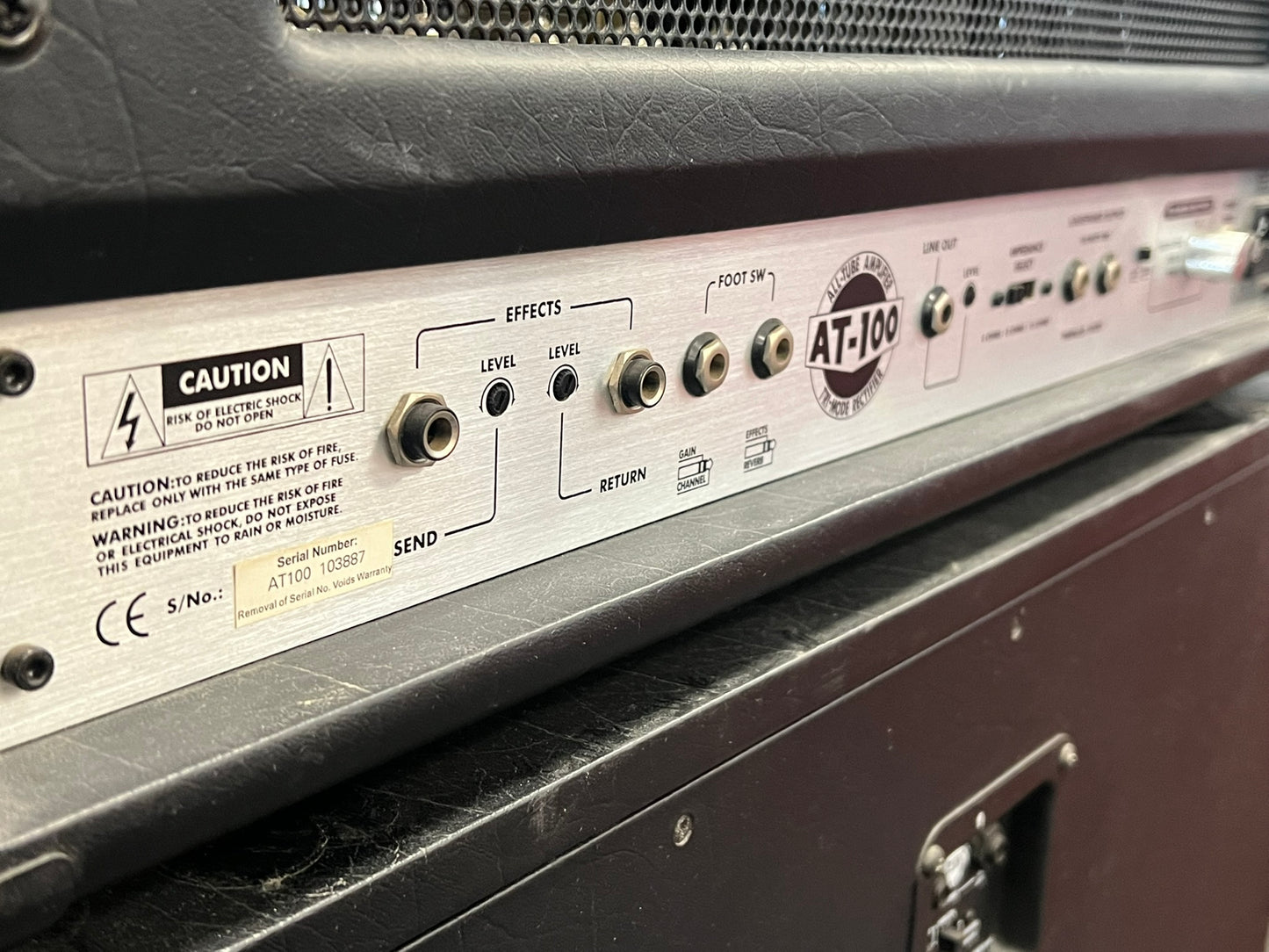 B-52 Amp Head w/Speaker Cabinet