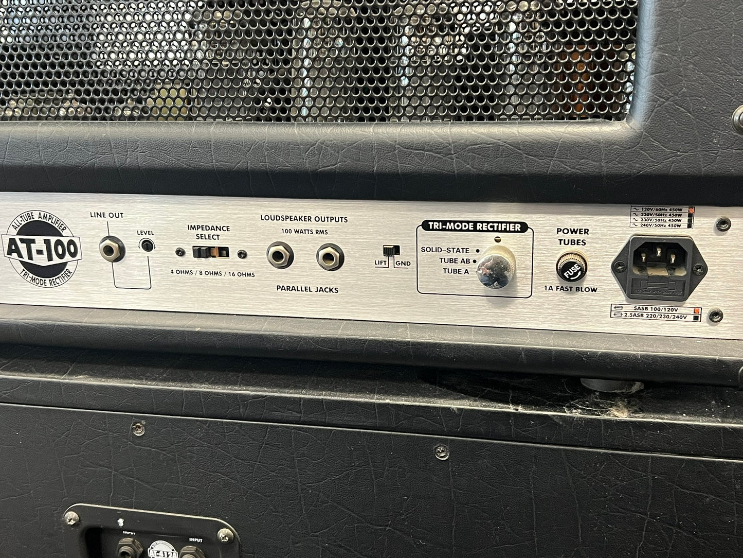 B-52 Amp Head w/Speaker Cabinet