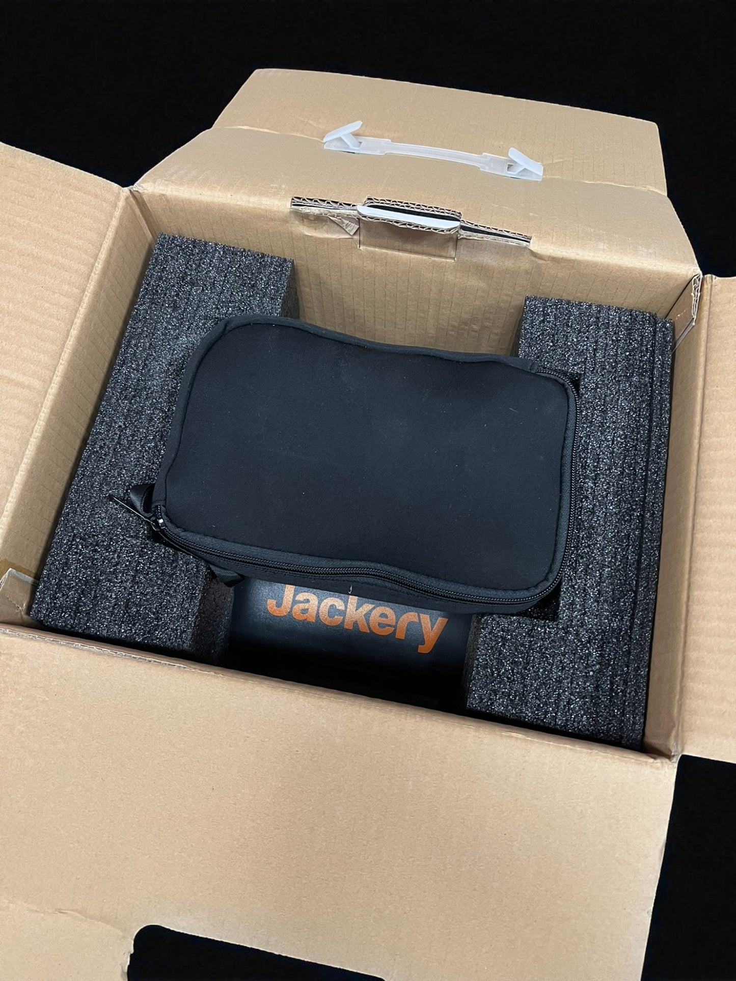 Jackery Explorer 1000 Generator w/5 Solar Panels