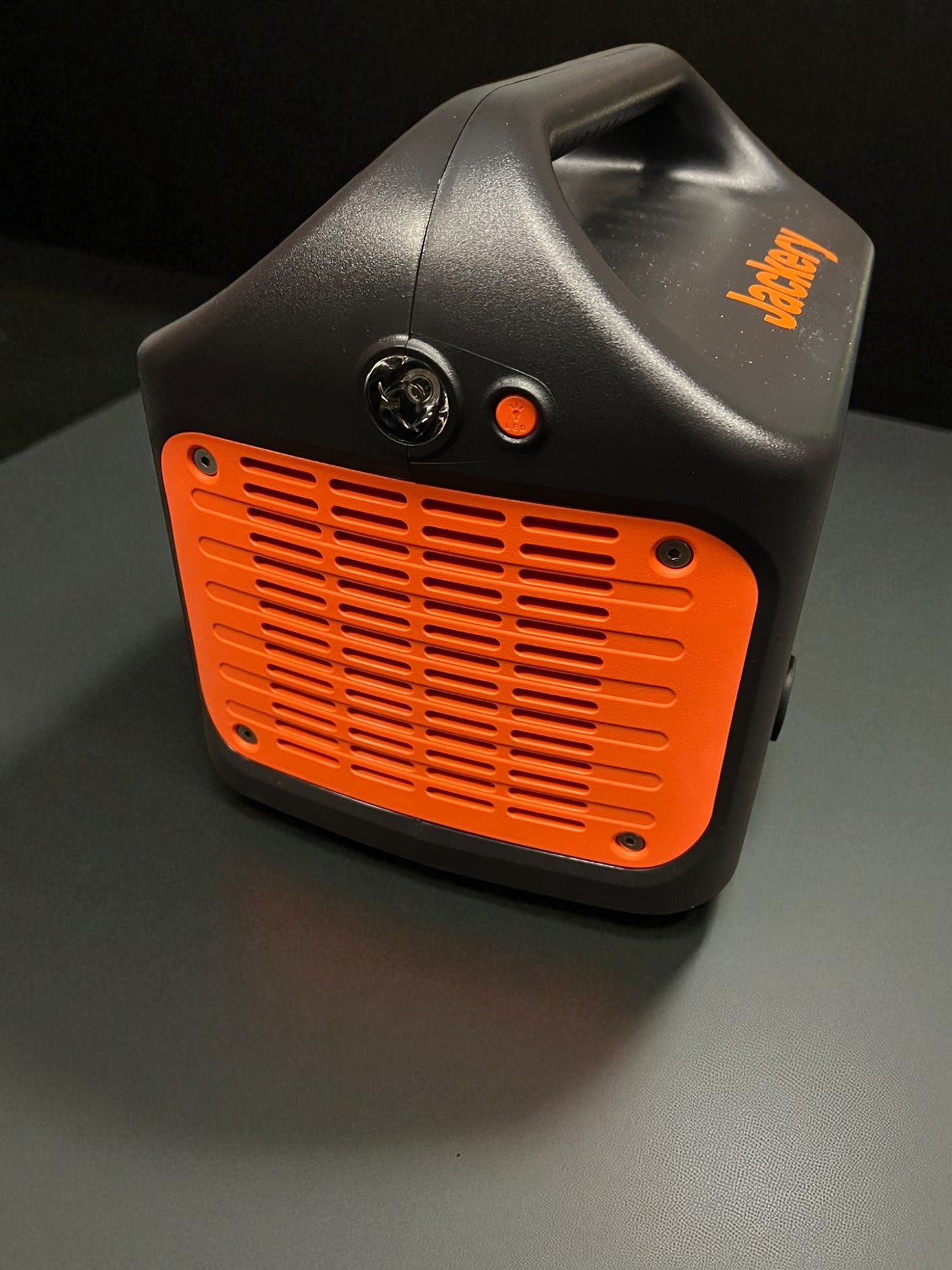 Jackery Explorer 1000 Generator w/5 Solar Panels