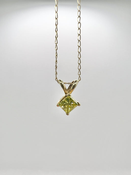 Y14K 16" Chain w/Y14K .20CT Green Diamond Pendant