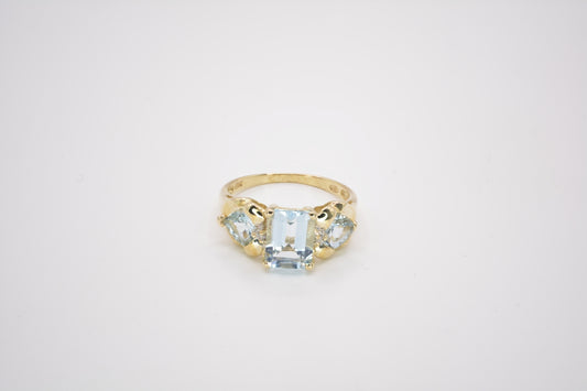 10K Aquamarine & Diamond Ring